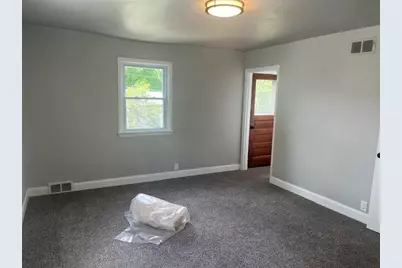 1203 S 87th St, West Allis, WI 53214 - Photo 10