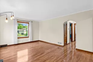 337 N 110th St, Wauwatosa, WI 53226 - Photo 4