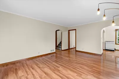 337 N 110th St, Wauwatosa, WI 53226 - Photo 6