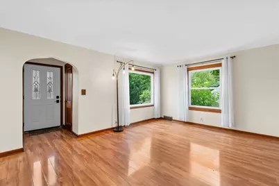 337 N 110th St, Wauwatosa, WI 53226 - Photo 8