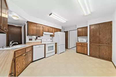 W169N10432  Pheasant Run, Germantown, WI 53022 - Photo 16