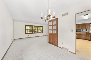 W169N10432 Pheasant Run, Germantown, WI 53022 - Photo 14
