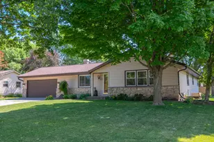 W169N10432 Pheasant Run, Germantown, WI 53022 - Photo 2