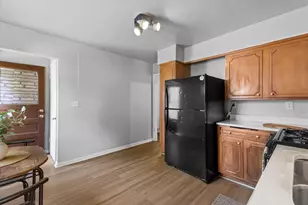 3368 S Chase Ave, Milwaukee, WI 53207 - Photo 8