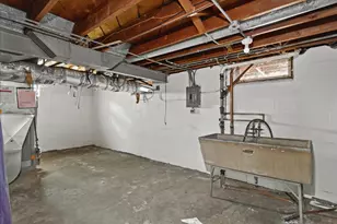 3368 S Chase Ave, Milwaukee, WI 53207 - Photo 24