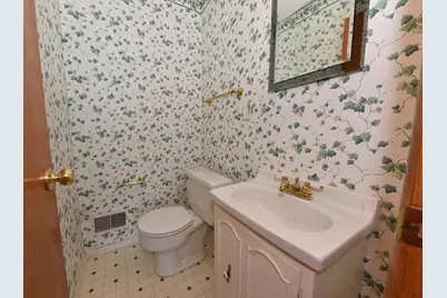 N79W16119  Community Dr, Menomonee Falls, WI 53051 - Photo 16