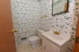 N79W16119 Community Dr, Menomonee Falls, WI 53051 - Photo 16