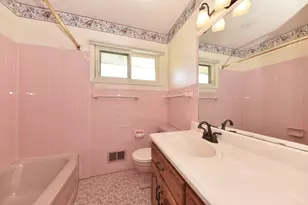N79W16119 Community Dr, Menomonee Falls, WI 53051 - Photo 18