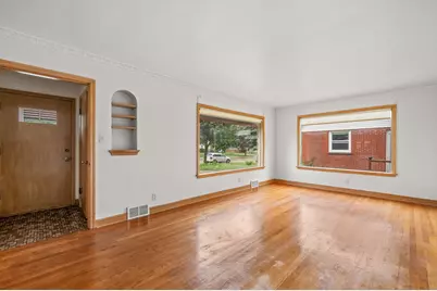 3366 S 35th St, Milwaukee, WI 53215 - Photo 10