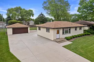 2900 Shady Ln, Racine, WI 53402 - Photo 2