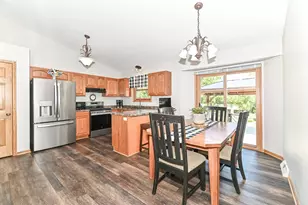 164 Mill Ave, Racine, WI 53182 - Photo 10