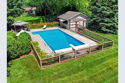 W158N5528  Lavender Lilac Ln, Menomonee Falls, WI 53051 - Photo 4