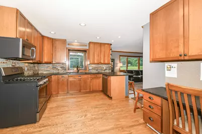 W158N5528  Lavender Lilac Ln, Menomonee Falls, WI 53051 - Photo 16