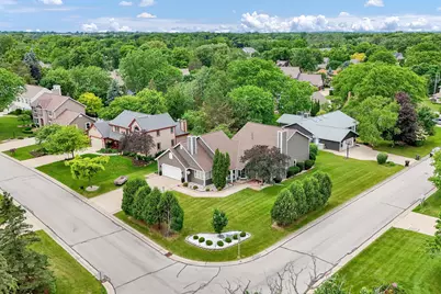 13400 W Linfield Dr, New Berlin, WI 53151 - Photo 4