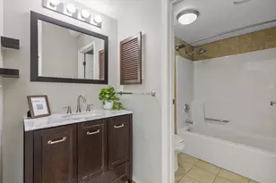 270 E Highland Ave, Milwaukee, WI 53202 - Photo 10