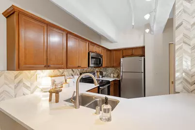 270 E Highland Ave #113, Milwaukee, WI 53202 - Photo 6
