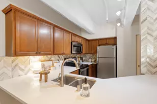 270 E Highland Ave, Milwaukee, WI 53202 - Photo 6