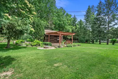 W136N8704  Esquire Rd, Menomonee Falls, WI 53051 - Photo 34