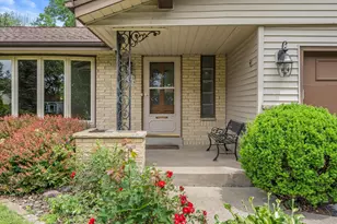 W136N8704 Esquire Rd, Menomonee Falls, WI 53051 - Photo 2