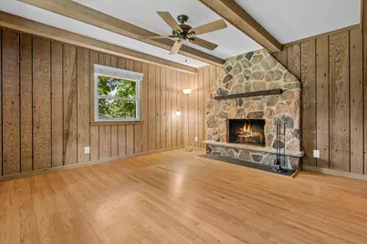 W136N8704  Esquire Rd, Menomonee Falls, WI 53051 - Photo 14