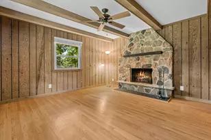 W136N8704 Esquire Rd, Menomonee Falls, WI 53051 - Photo 14