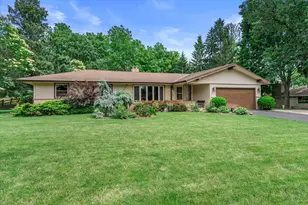 W136N8704 Esquire Rd, Menomonee Falls, WI 53051 - Photo 36