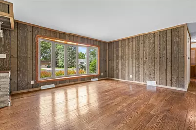 W136N8704  Esquire Rd, Menomonee Falls, WI 53051 - Photo 4