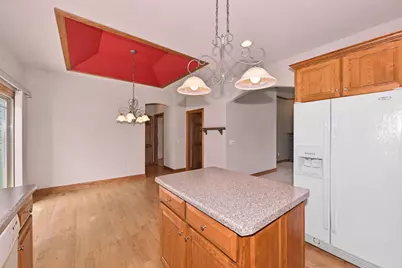 124  Meehan Cir, West Bend, WI 53095 - Photo 12