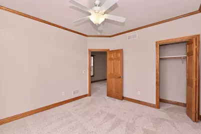 124  Meehan Cir, West Bend, WI 53095 - Photo 8
