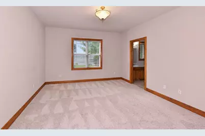 124  Meehan Cir, West Bend, WI 53095 - Photo 16