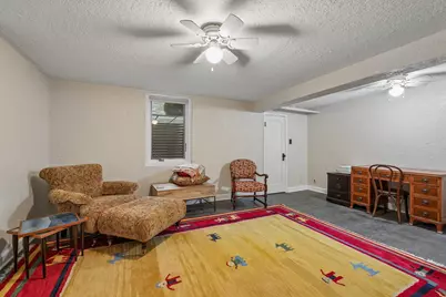 2517 N 96th St, Wauwatosa, WI 53226 - Photo 32