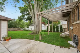 2517 N 96th St, Wauwatosa, WI 53226 - Photo 38