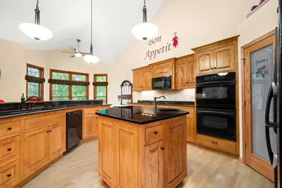 315  Prairie Song Dr, Waukesha, WI 53188 - Photo 18