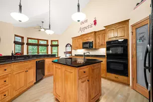 315 Prairie Song Dr, Waukesha, WI 53188 - Photo 18