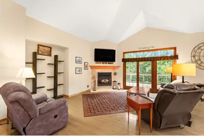 315  Prairie Song Dr, Waukesha, WI 53188 - Photo 8