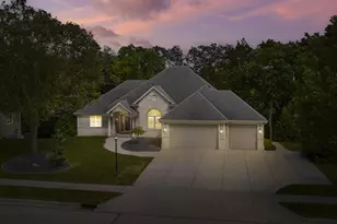 315 Prairie Song Dr, Waukesha, WI 53188 - Photo 2