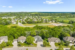 315 Prairie Song Dr, Waukesha, WI 53188 - Photo 48