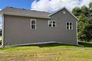 269 Cardinal Dr, Sullivan, WI 53178 - Photo 8