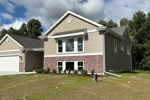 269 Cardinal Dr, Sullivan, WI 53178 - Photo 2