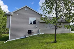 269 Cardinal Dr, Sullivan, WI 53178 - Photo 16