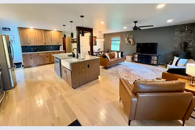 7410 S 68th St, Franklin, WI 53132 - Photo 12