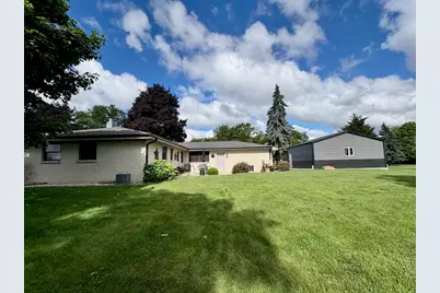 7410 S 68th St, Franklin, WI 53132 - Photo 6