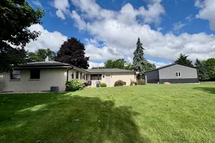 7410 S 68th St, Franklin, WI 53132 - Photo 6