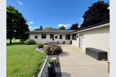 7410 S 68th St, Franklin, WI 53132 - Photo 4