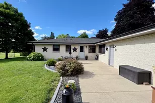 7410 S 68th St, Franklin, WI 53132 - Photo 4