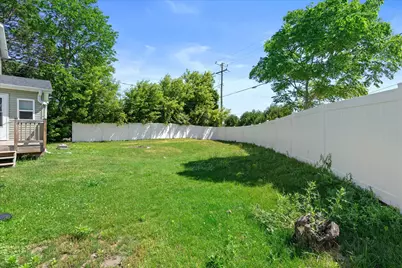 3662 S 32nd St, Greenfield, WI 53221 - Photo 14