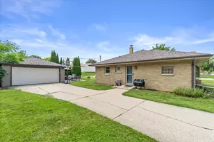 3225 S 80th St, Milwaukee, WI 53219 - Photo 4