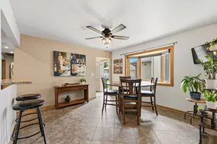 924 S 124th St, West Allis, WI 53214 - Photo 8