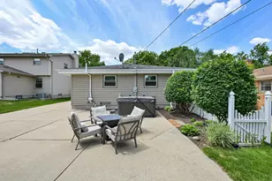 924 S 124th St, West Allis, WI 53214 - Photo 32