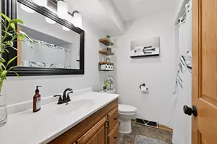 924 S 124th St, West Allis, WI 53214 - Photo 18